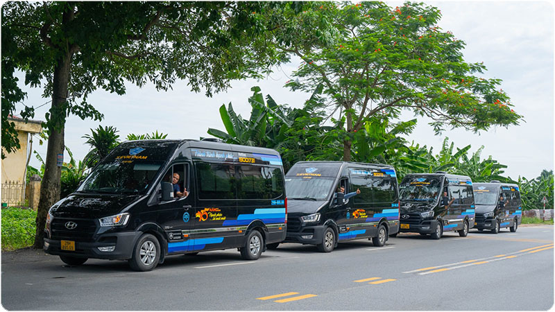 xe-limousine-ninh-binh-dua-don-tan-noi-gia-re